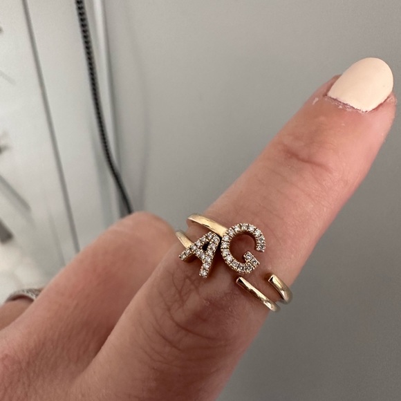 DANA REBECCA designs initial ring 14k yellow gold and diamond letter G - Picture 8 of 9